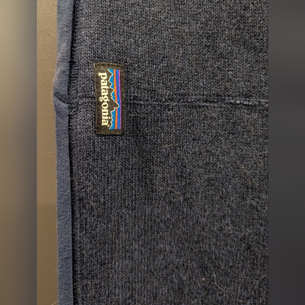 🥳3 for $20🥳 Patagonia Dark Blue Neck Infinity Scarf - Picture 3 of 3